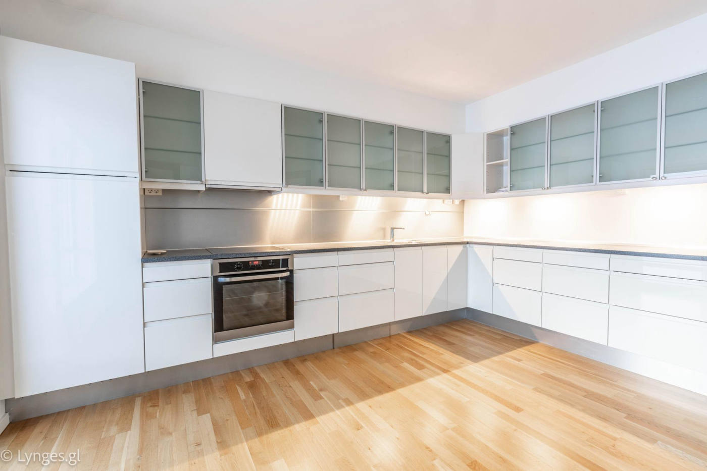 Квартира, 1130 м², 418 204$ — FAKTOR